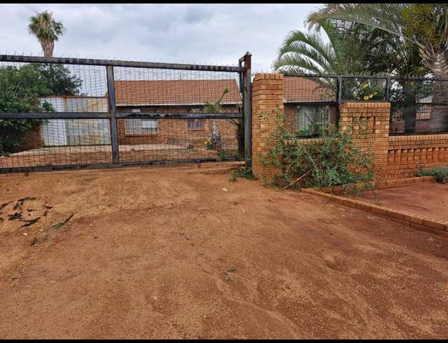 2 BEDROOM HOUSE FOR SALE IN THE ORCHARDS